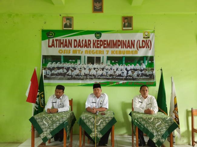 Bina Jiwa dan Mental Kepemimpinan, OSIS MTsN 7 Kebumen Adakan LDK